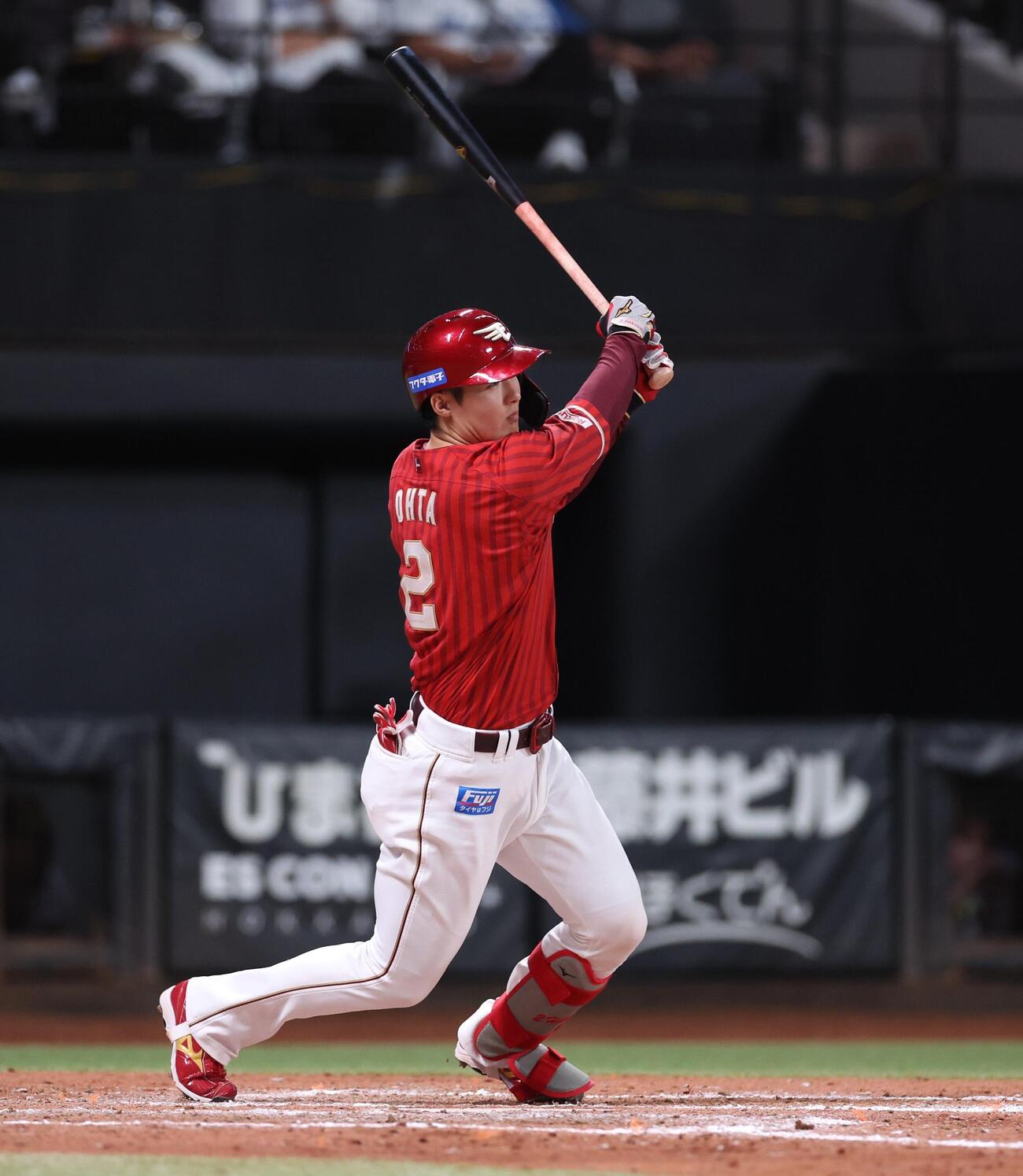 日本ハム対楽天　8回表楽天2死満塁、走者一掃の二塁打を放つ太田光（撮影・黒川智章）