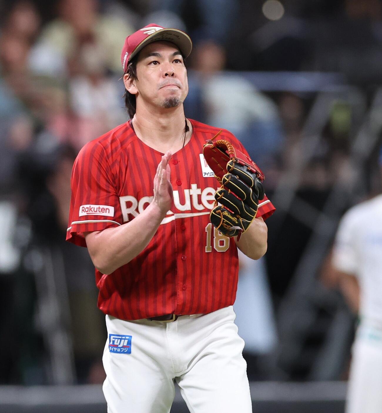 日本ハム対楽天　4回裏、打者を3人で抑える前田健太（撮影・黒川智章）