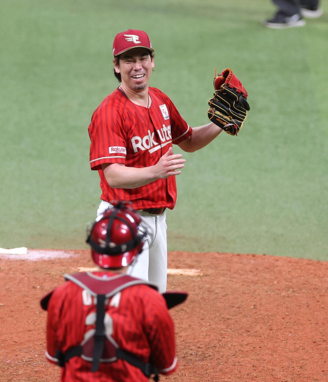 日本ハム対楽天　完封勝利を挙げ笑顔の前田健太（撮影・黒川智章）