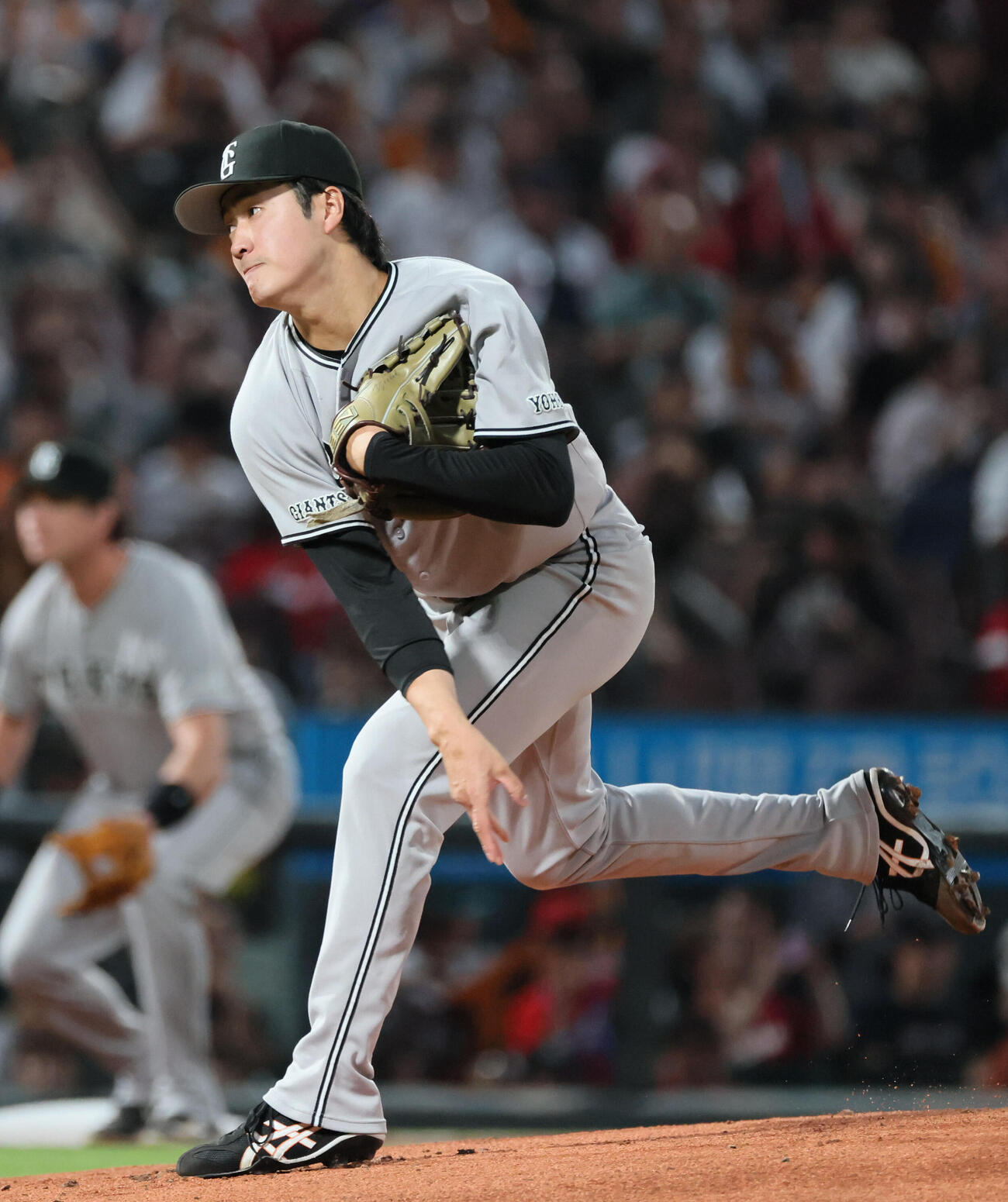 広島対巨人　巨人先発の西舘勇陽（撮影・加藤孝規）