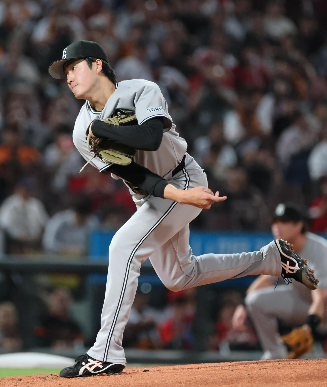 広島対巨人　巨人先発の西舘勇陽（撮影・加藤孝規）