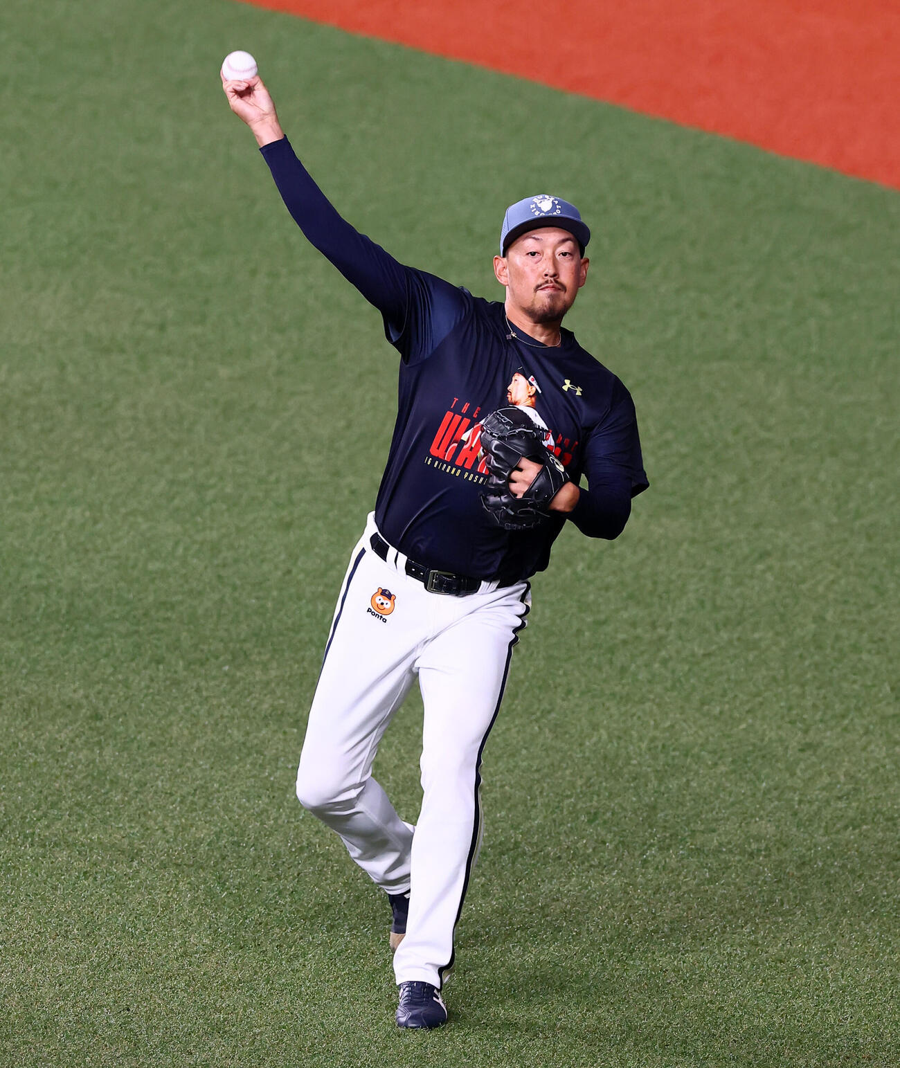 オリックス対ソフトバンク　練習でキャッチボールするオリックス平野佳寿（撮影・加藤哉）