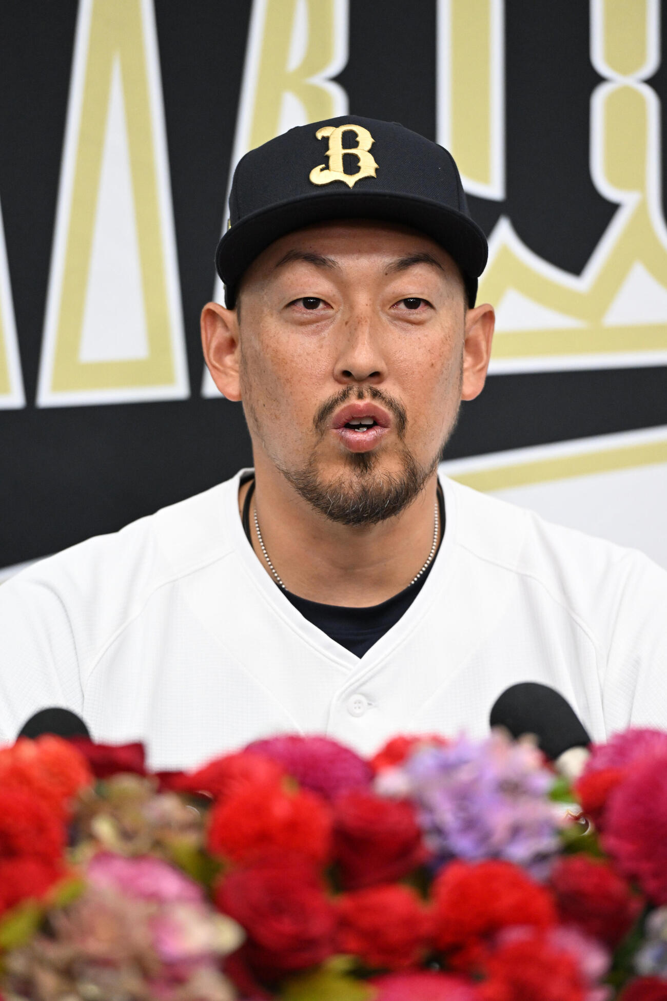 引退会見をするオリックス平野佳寿（撮影・和賀正仁）