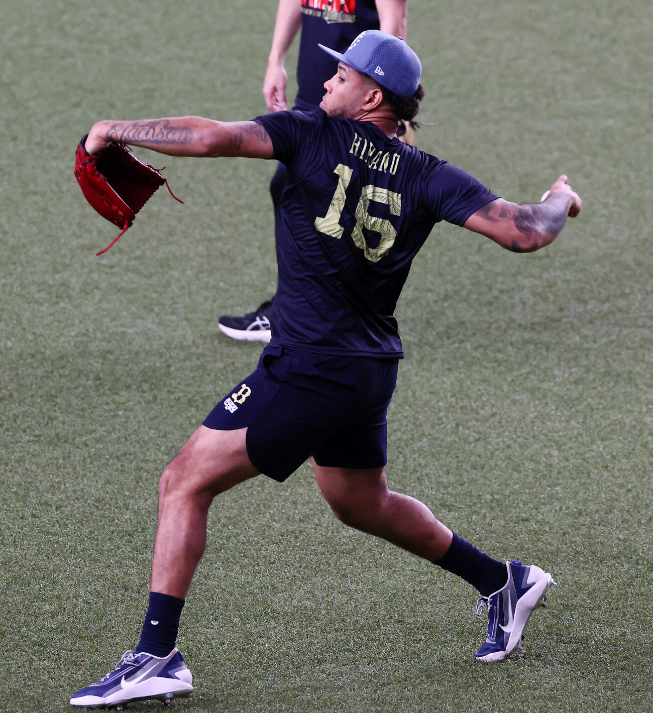 オリックス対ソフトバンク　練習でキャッチボールするオリックスのアンダーソン・エスピノーザ（撮影・加藤哉）