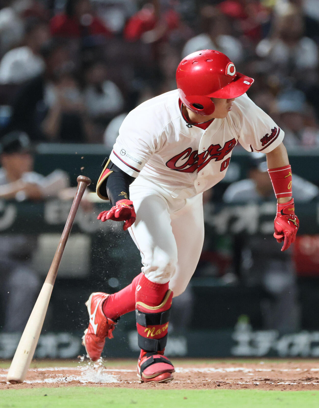 広島対巨人　4回裏広島2死二塁、勝田成は遊撃へ適時内野安打を放つ（撮影・加藤孝規）