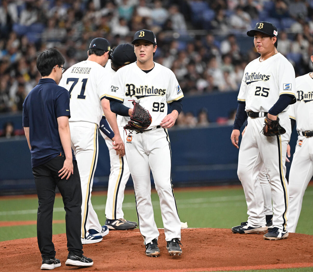 オリックス対ソフトバンク　1回表、6失点で降板する陳睦衡（撮影・和賀正仁）