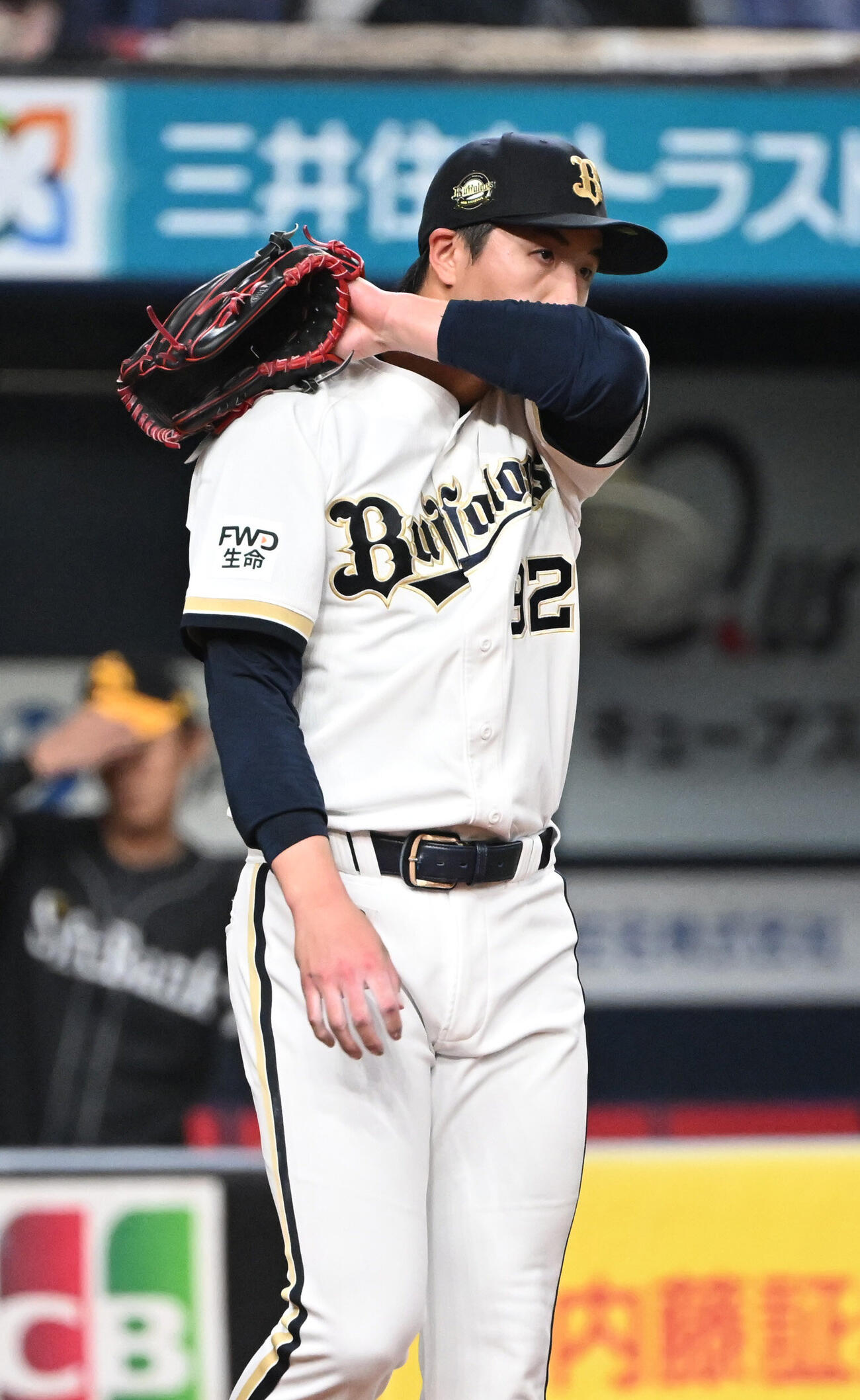 オリックス対ソフトバンク　1回表ソフトバンク2死満塁、庄子雄大に2点適時打を浴びた陳睦衡（撮影・和賀正仁）