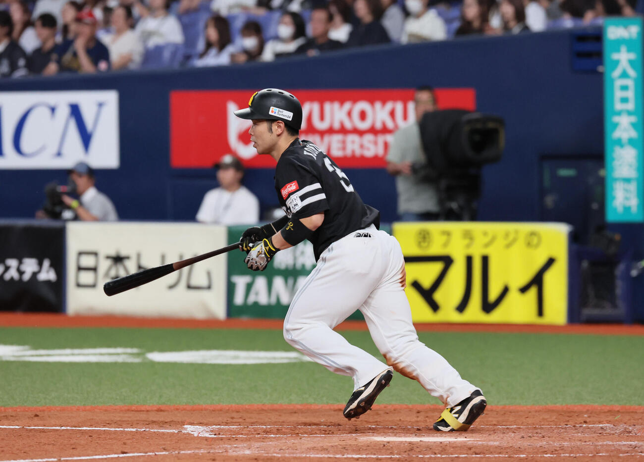 オリックス対ソフトバンク　3回表ソフトバンク2死一、三塁、近藤健介は適時打を放ち、、今季100打点に到達する（撮影・宮崎幸一）