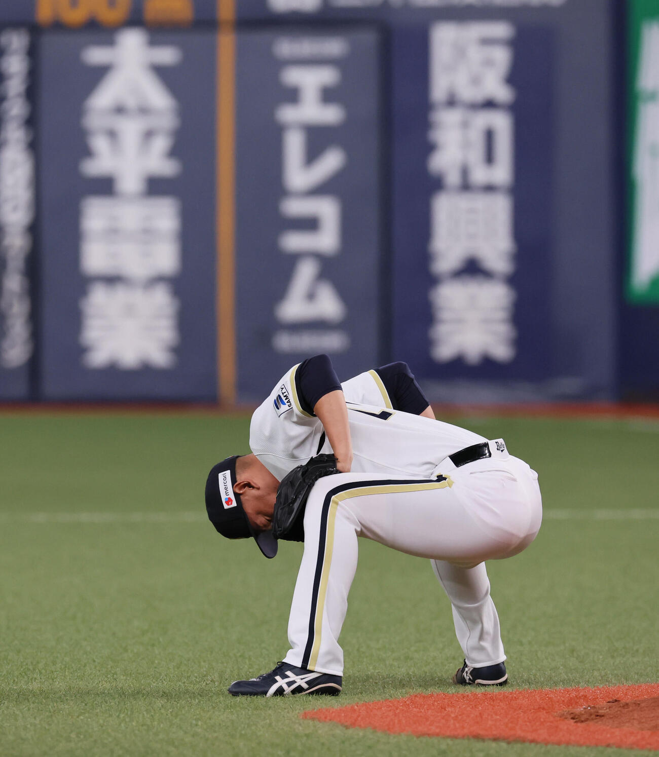 オリックス対ソフトバンク　9回表ソフトバンク無死、平野佳寿は力をためて投球に臨む（撮影・宮崎幸一）
