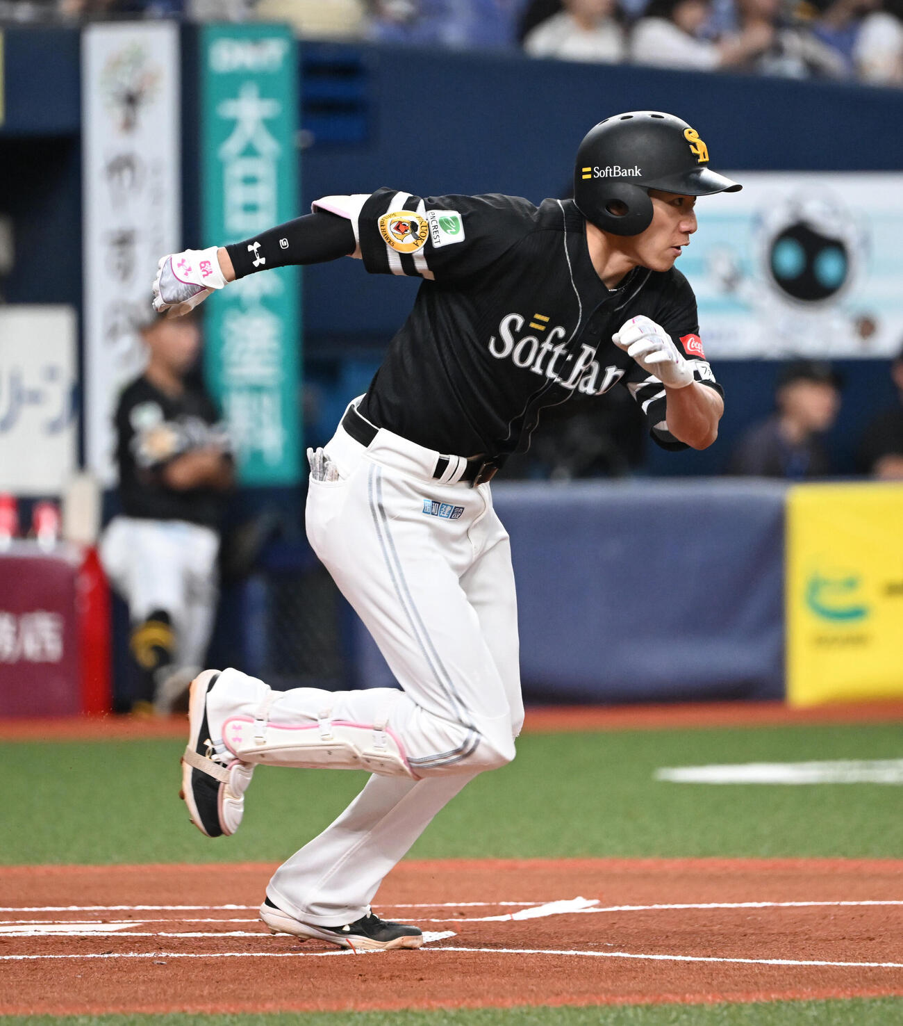 オリックス対ソフトバンク　1回表ソフトバンク無死二塁、中前適時打を放つ柳田悠岐（撮影・和賀正仁）