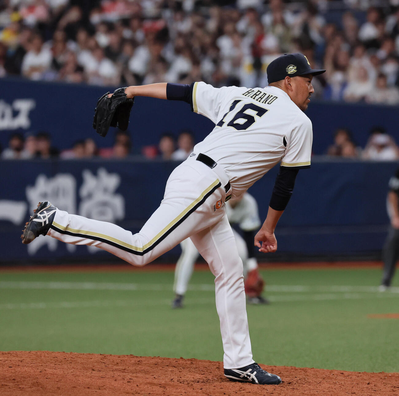 オリックス対ソフトバンク　9回表ソフトバンク無死、最終登板する平野佳寿（撮影・宮崎幸一）