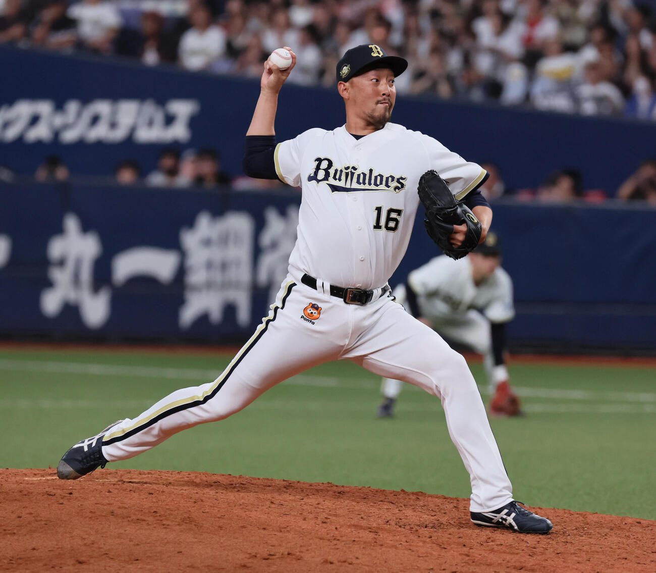 オリックス対ソフトバンク　9回表ソフトバンク無死、平野佳寿は中村晃と対戦し三振に仕留める（撮影・宮崎幸一）