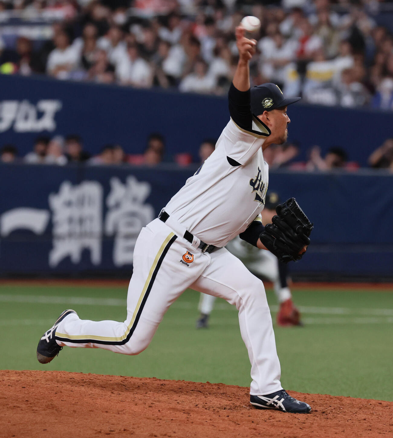 オリックス対ソフトバンク　9回表ソフトバンク無死、平野佳寿は中村晃と対戦し三振に仕留める（撮影・宮崎幸一）