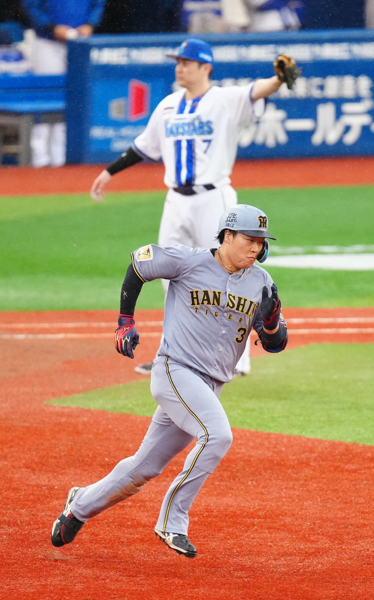 DeNA対阪神　6回表阪神無死二、三塁、2点適時二塁打を放った大山悠輔（撮影・江口和貴）