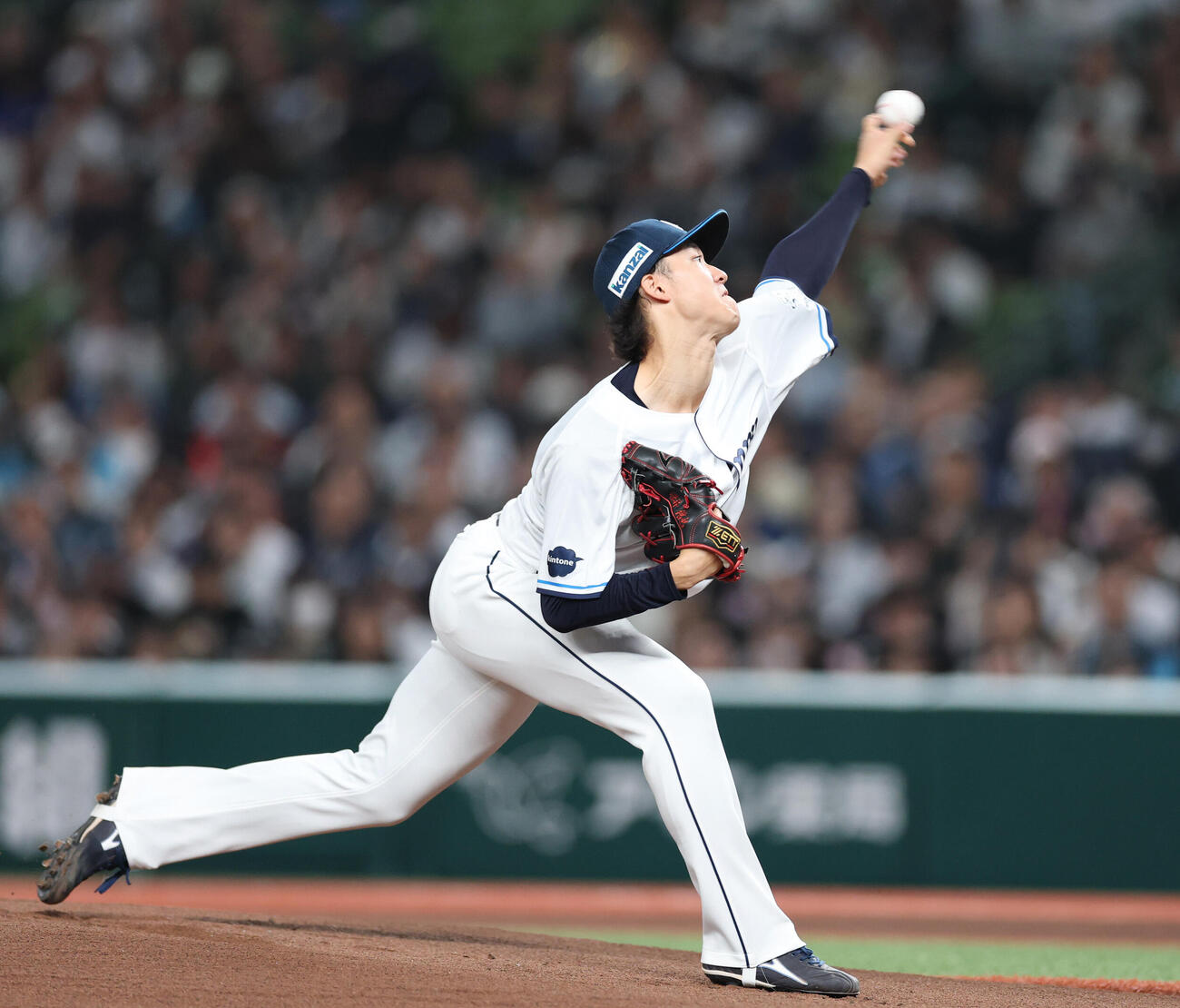 西武対ロッテ　先発し力投する西武菅井信也（撮影・増田悦実）