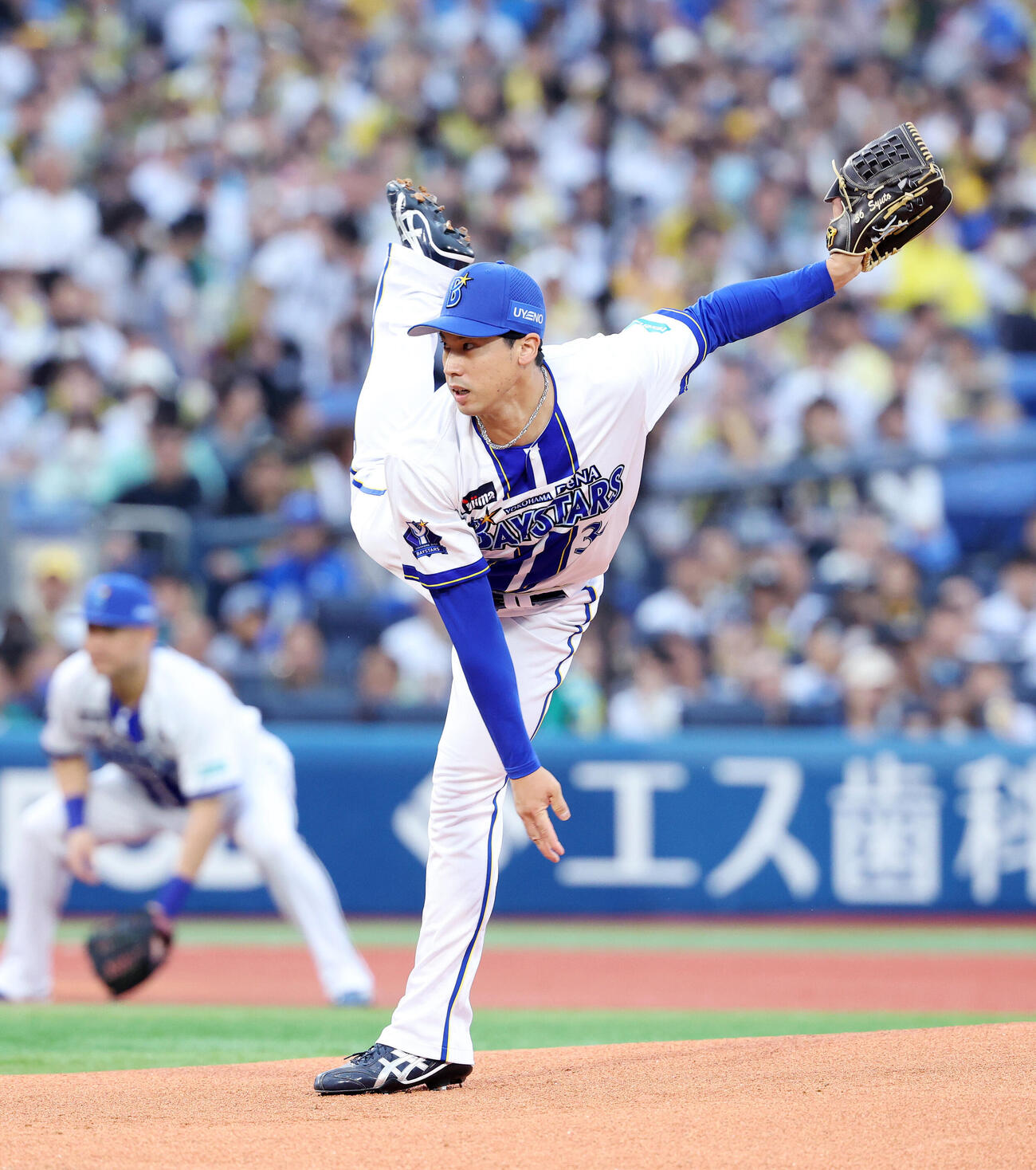 DeNA対阪神　力投するDeNA先発の尾形崇斗（撮影・鈴木正人）