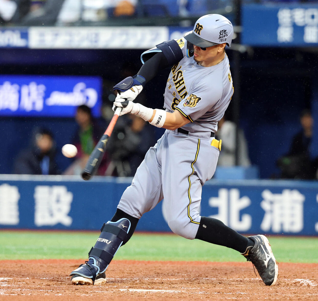 DeNA対阪神　7回表阪神無死、佐藤輝明はソロ本塁打を放つ（撮影・浅見桂子）