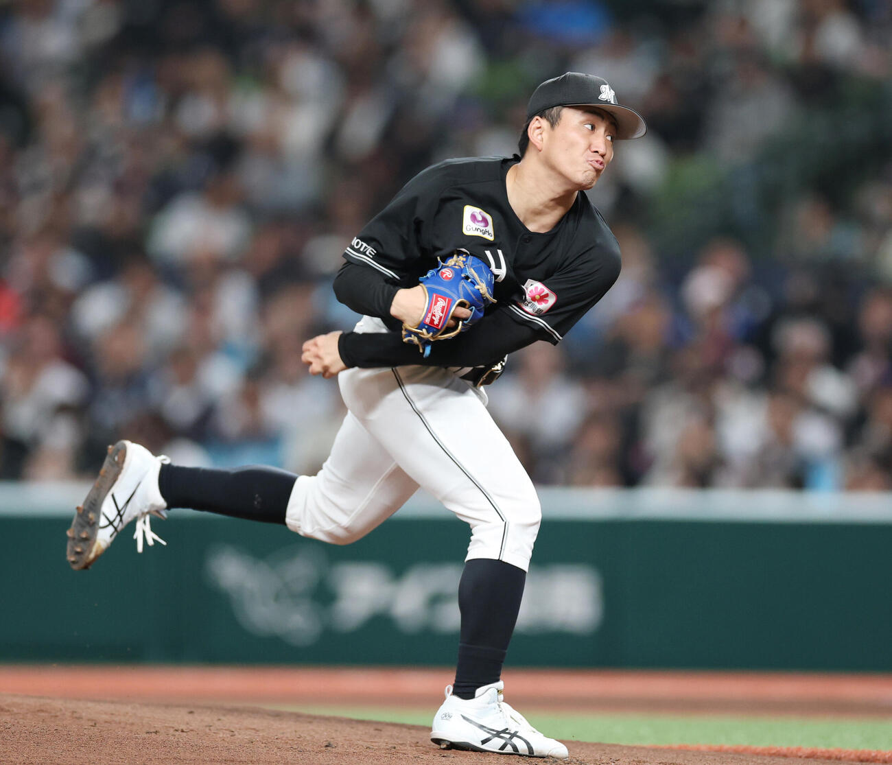 西武対ロッテ　先発し力投するロッテ小島和哉（撮影・増田悦実）