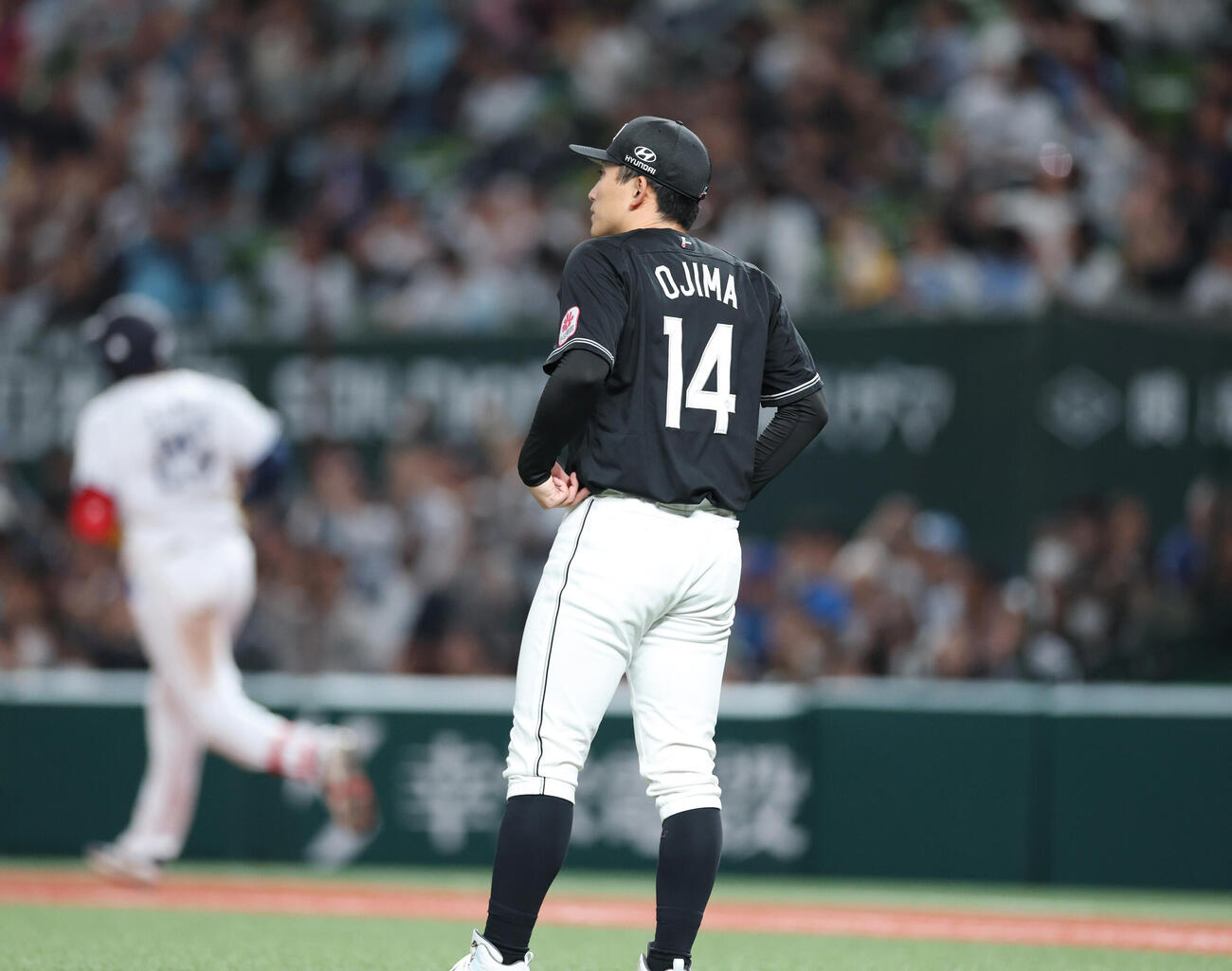 西武対ロッテ　6回裏西武1死、アレクサンダー・カナリオに本塁打を浴びる小島和哉（撮影・増田悦実）
