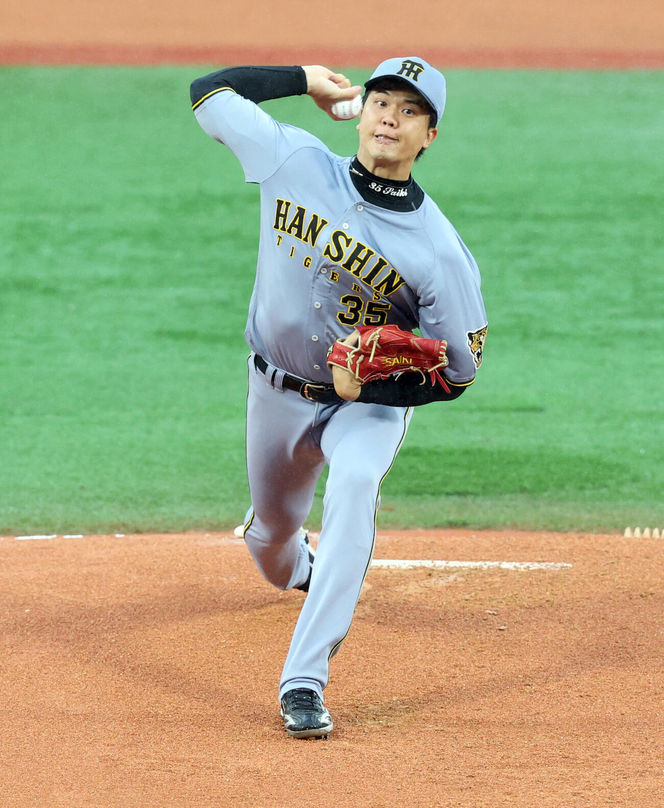 DeNA対阪神　力投する阪神先発の才木浩人（撮影・浅見桂子）