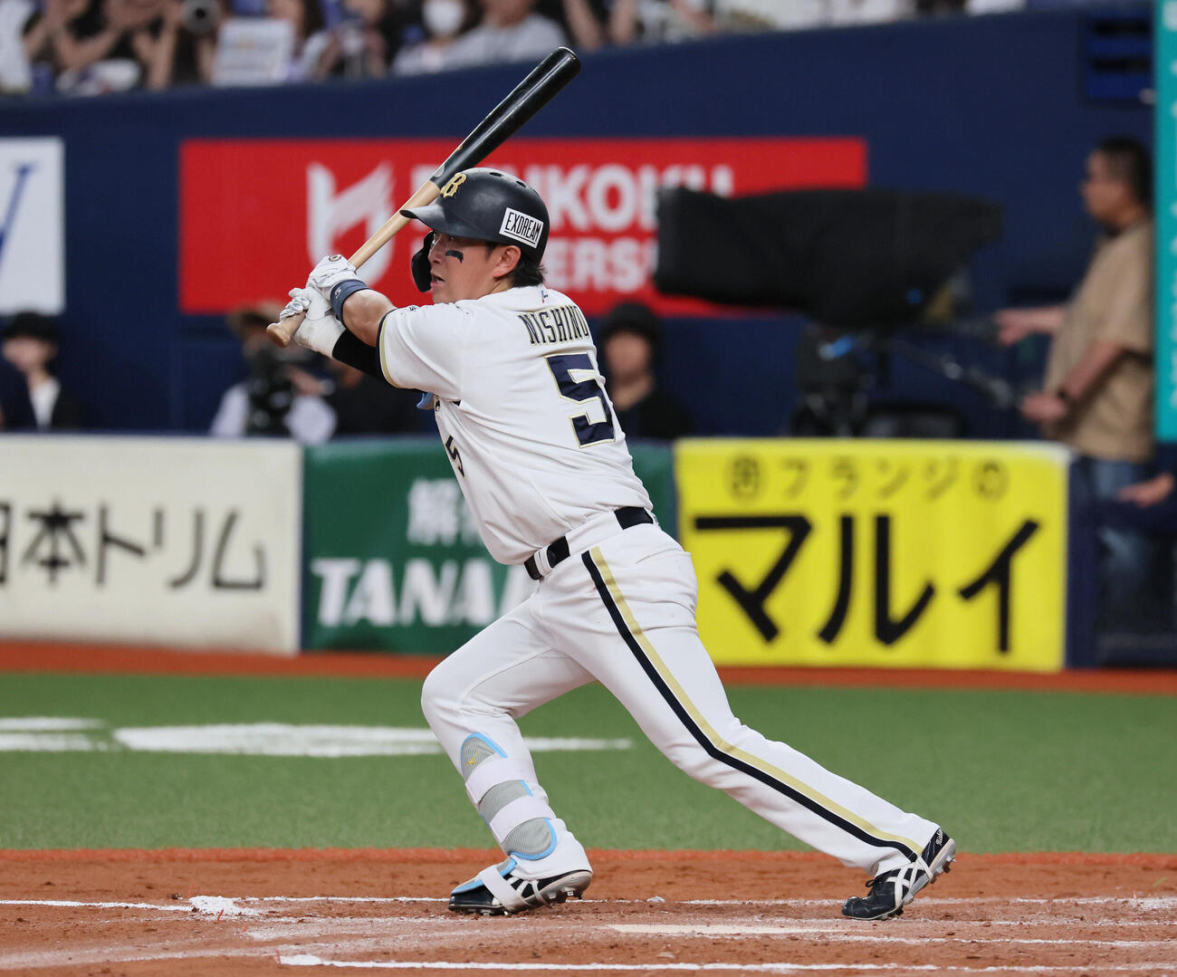オリックス対日本ハム　8回裏オリックス1死、二塁打を放ちマルチ安打とする西野真弘（撮影・宮崎幸一）