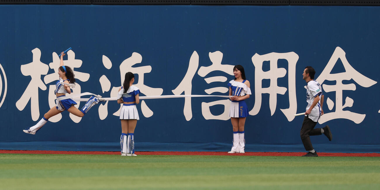 DeNA対広島　　ハマスタバトルで200勝を挙げたdiana（撮影・水谷安孝）