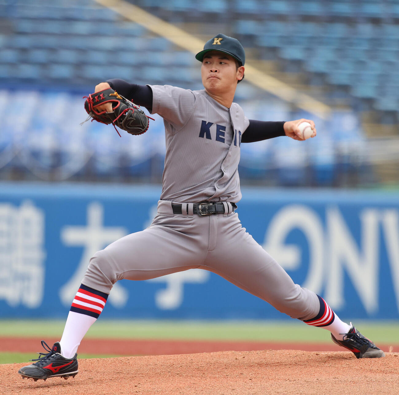 立大対慶大　先発した慶大・渡辺和大（撮影・柴田隆二）