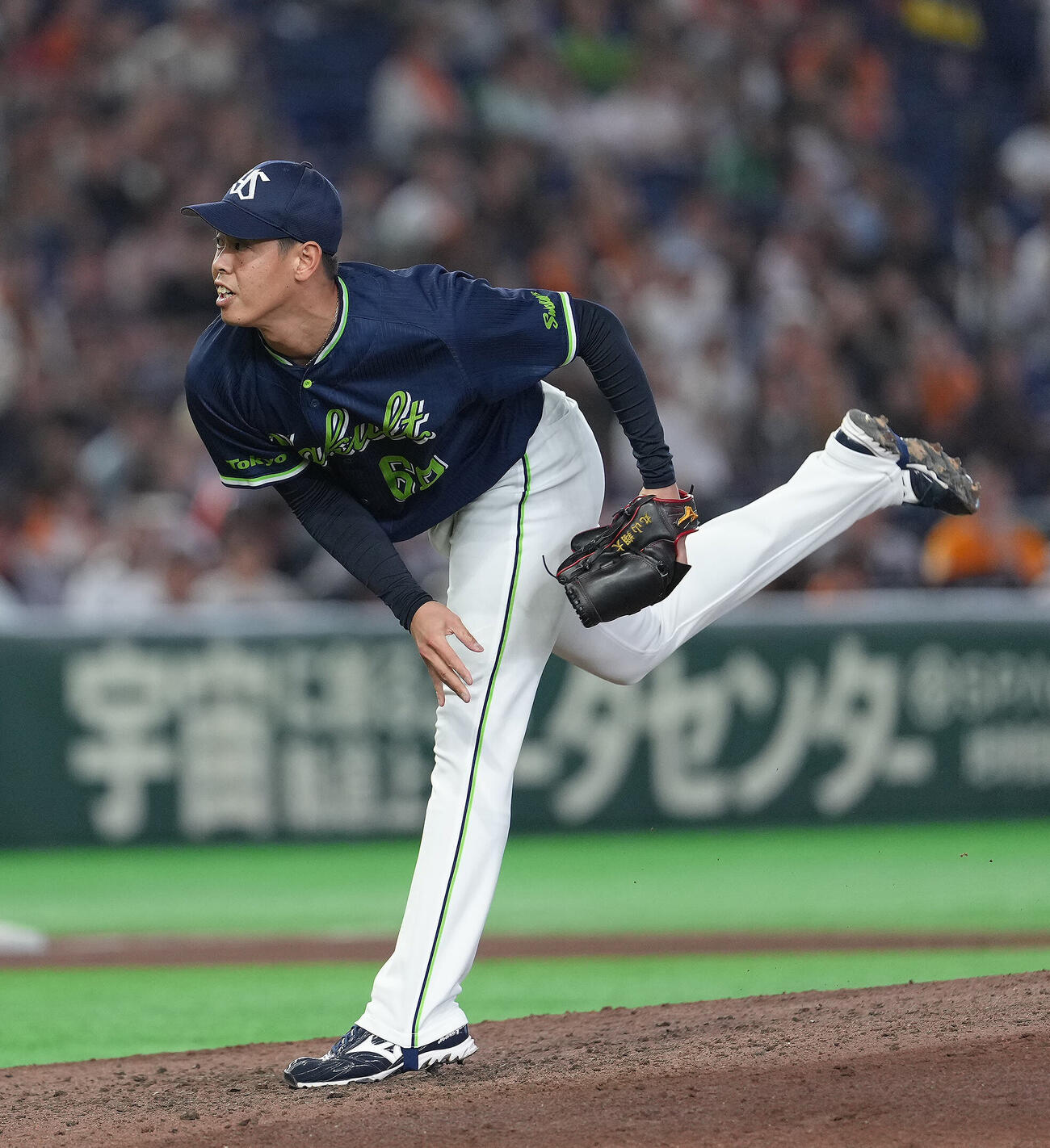 巨人対ヤクルト　6回から登板したヤクルト丸山翔大（撮影・足立雅史）