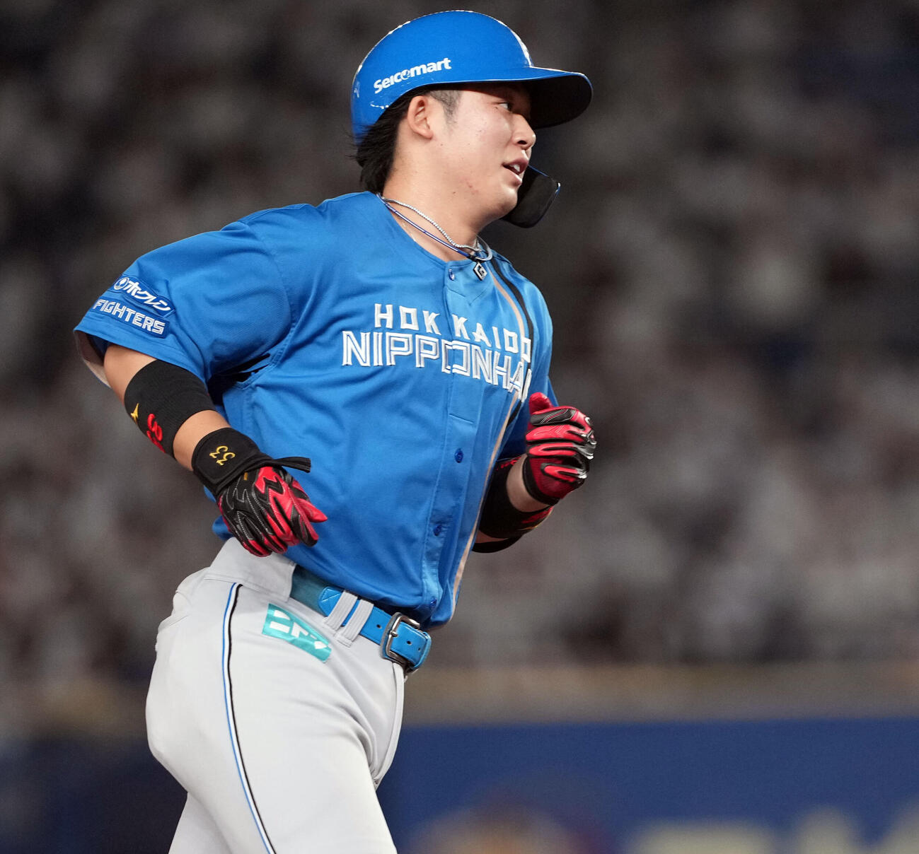ロッテ対日本ハム　3回表日本ハム無死、左越えにソロ本塁打を放った進藤勇也（撮影・たえ見朱実）