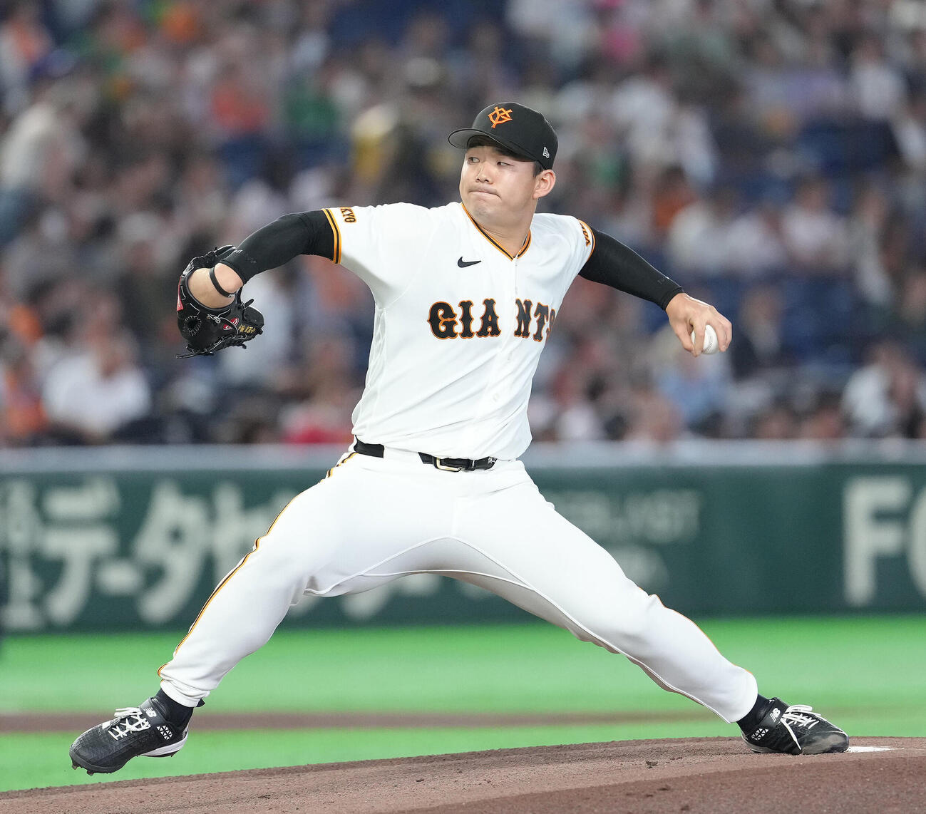 巨人対ヤクルト　巨人先発の小笠原慎之介（撮影・足立雅史）