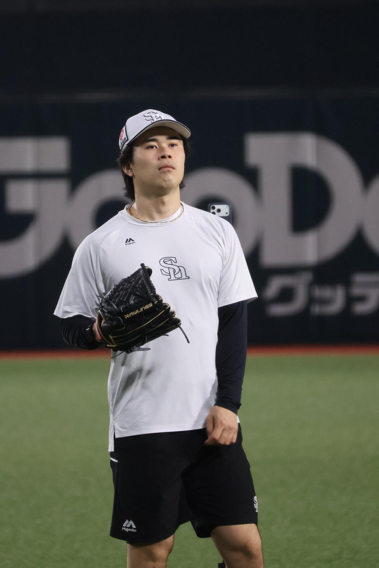 ソフトバンク松本晴はキャッチボールを行う