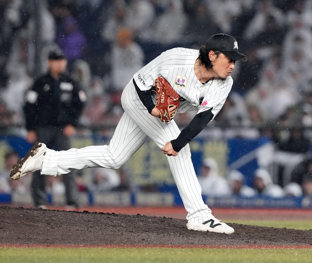 ロッテ対日本ハム　7回途中からマウンドに上がったロッテ坂本光士郎（撮影・たえ見朱実）