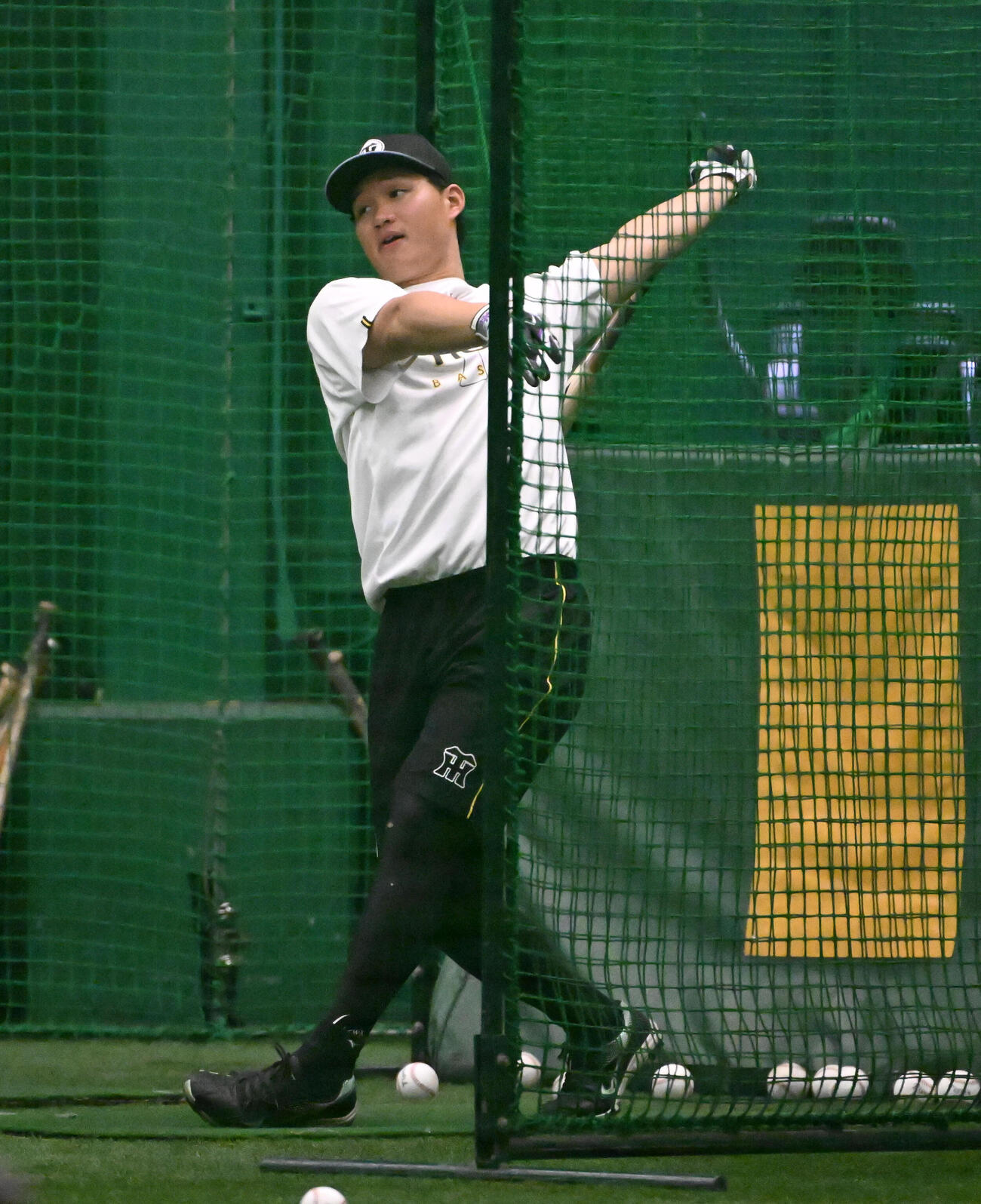 打撃練習をする阪神森下翔太（撮影・石井愛子）