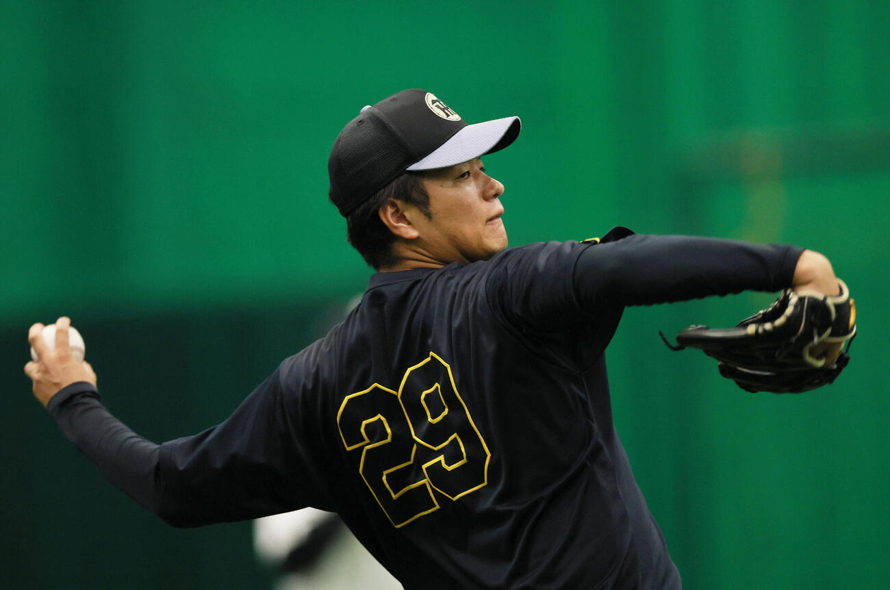 阪神対ヤクルト　雨で中止となった甲子園球場（撮影・上山淳一）
