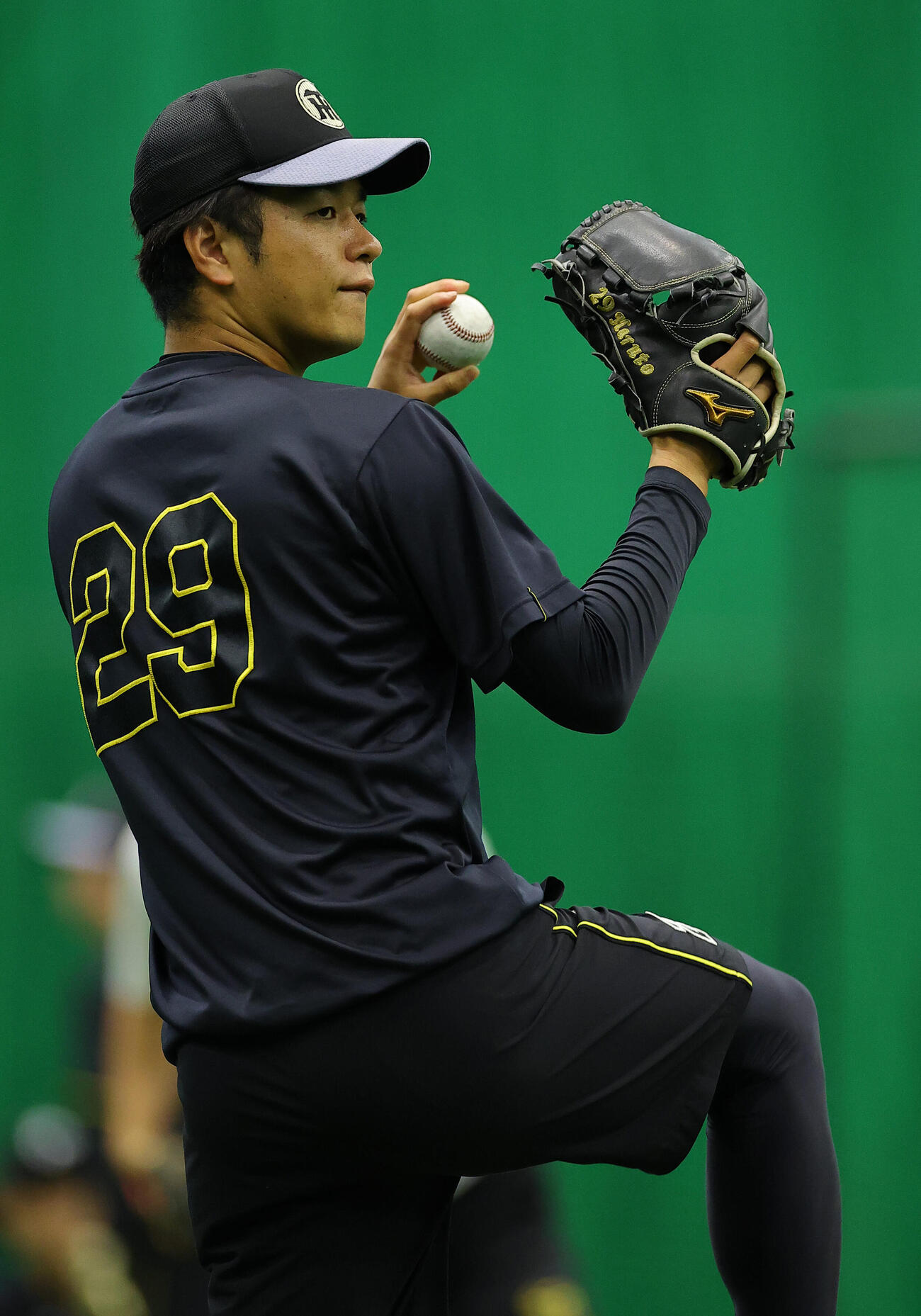 阪神対ヤクルト　キャッチボールをする高橋遥人（撮影・上田博志）