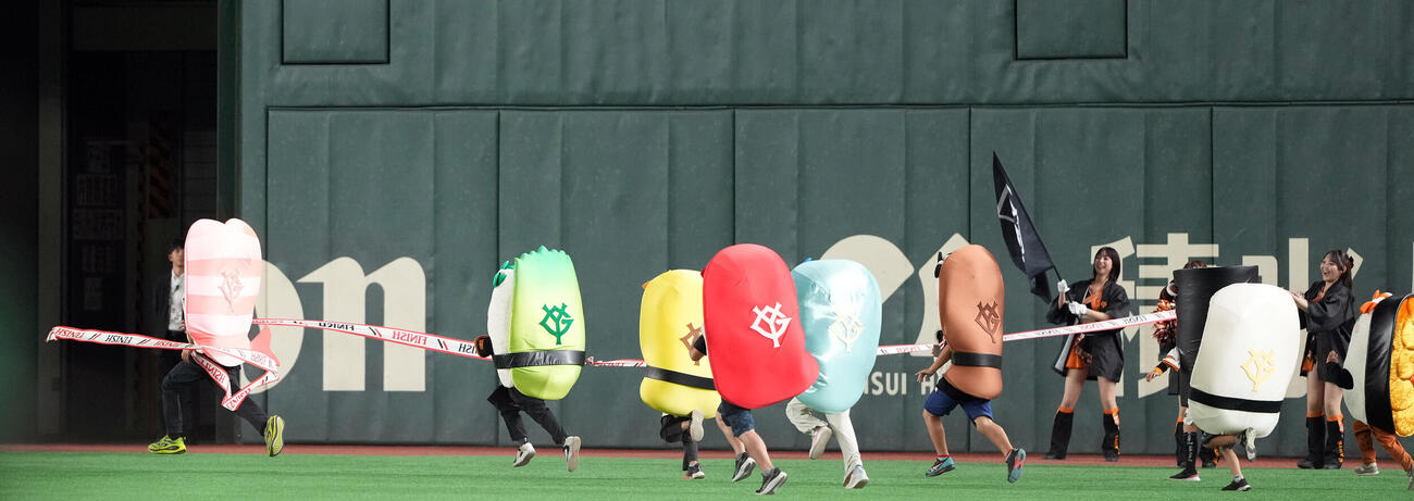 巨人対広島　すしレースに勝利したのは「えび」（撮影・たえ見朱実）
