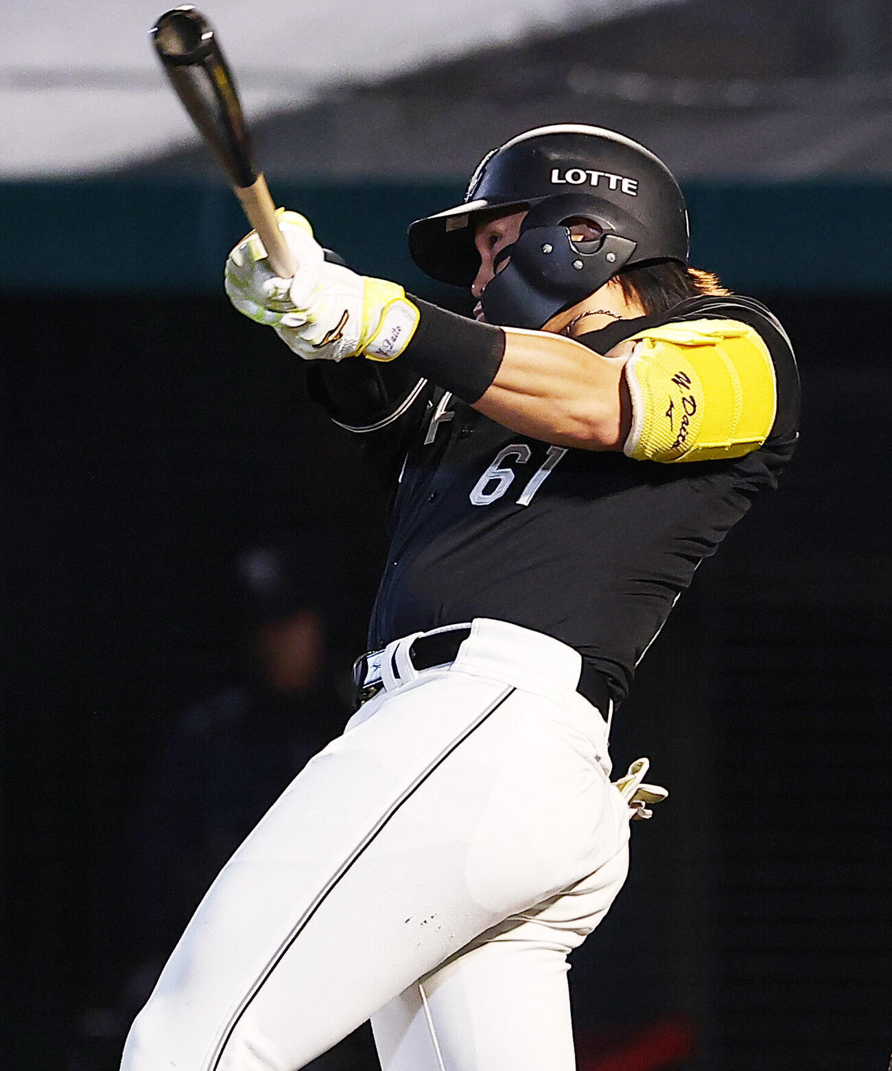 楽天対ロッテ　6回表ロッテ2死、本塁打を放つ山本大斗（撮影・野上伸悟）
