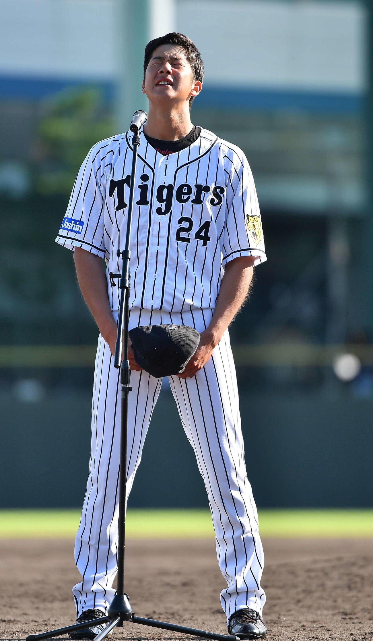 2019年9月26日　引退セレモニーで涙を流しながらあいさつする横田慎太郎さん