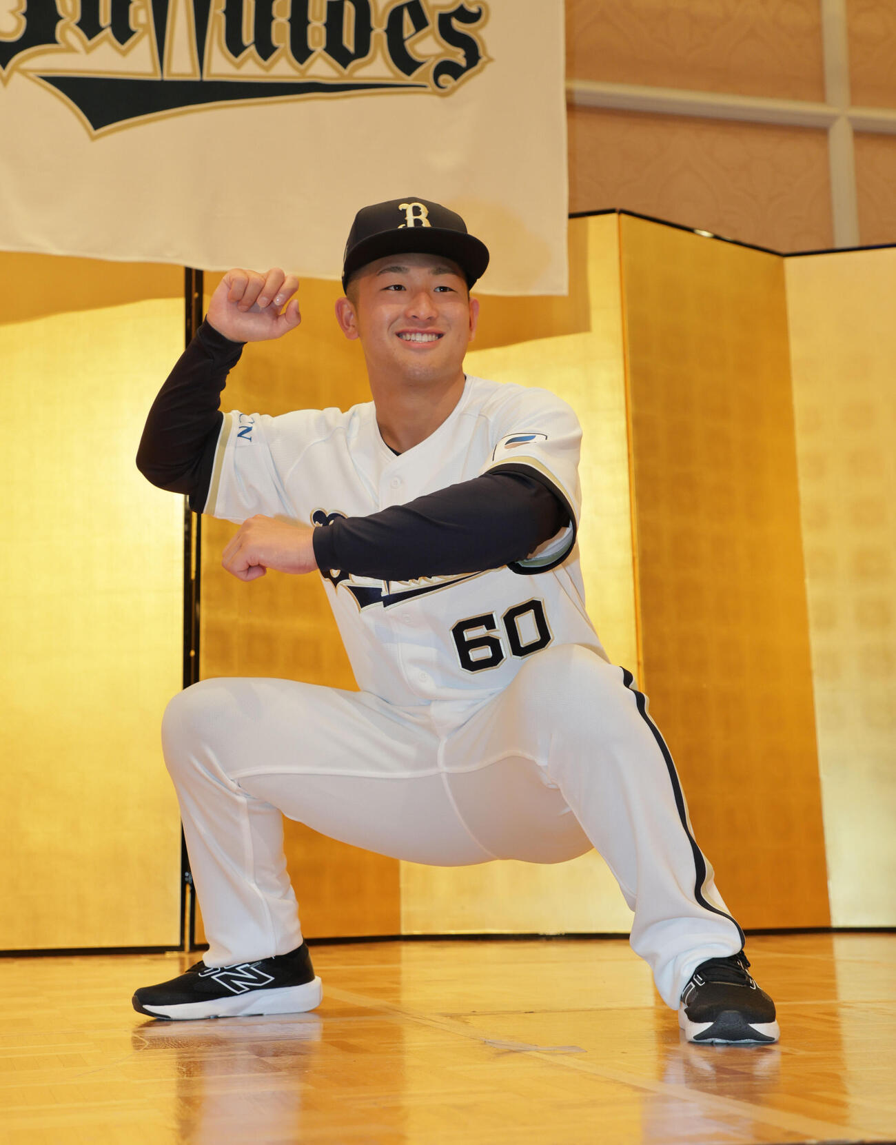 オリックスの新人選手入団発表記者会見で笑顔を見せる野上士耀さん（2025年撮影）