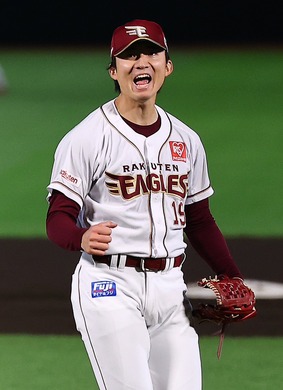 楽天対ロッテ　3回表ロッテ1死一、二塁、山口航輝を空振り三振に仕留めほえる荘司康誠（撮影・野上伸悟）