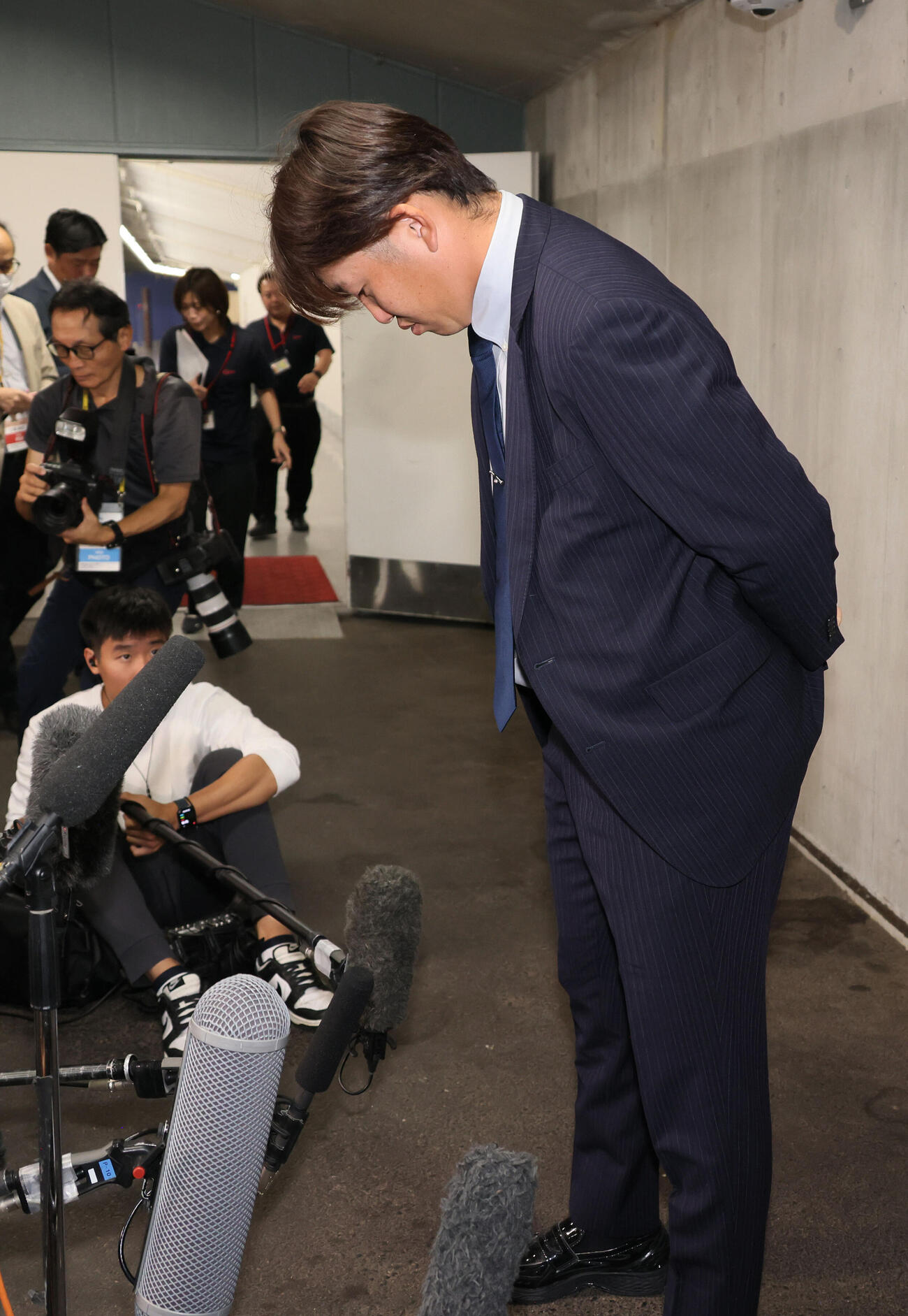 戦力外通告された広島小園海斗（撮影・加藤孝規）