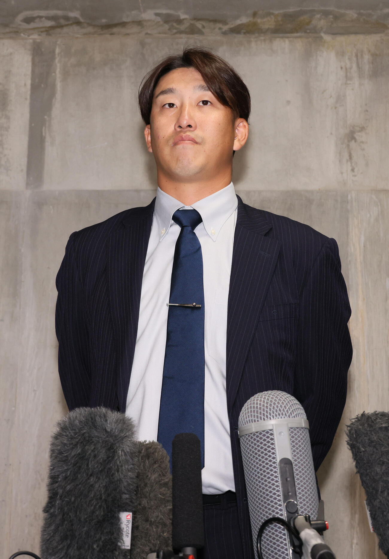 戦力外通告された広島小園海斗（撮影・加藤孝規）