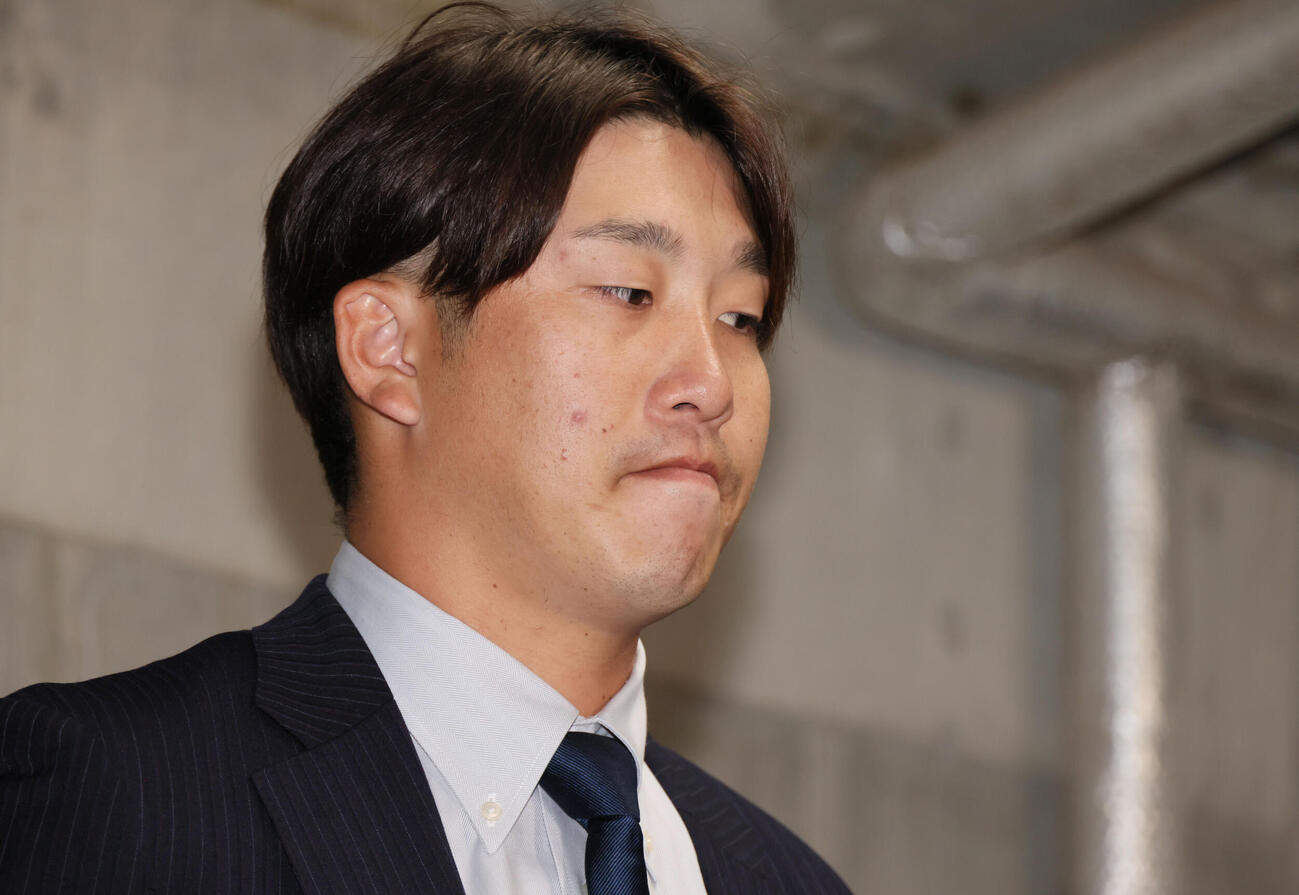 戦力外通告された広島小園海斗（撮影・加藤孝規）