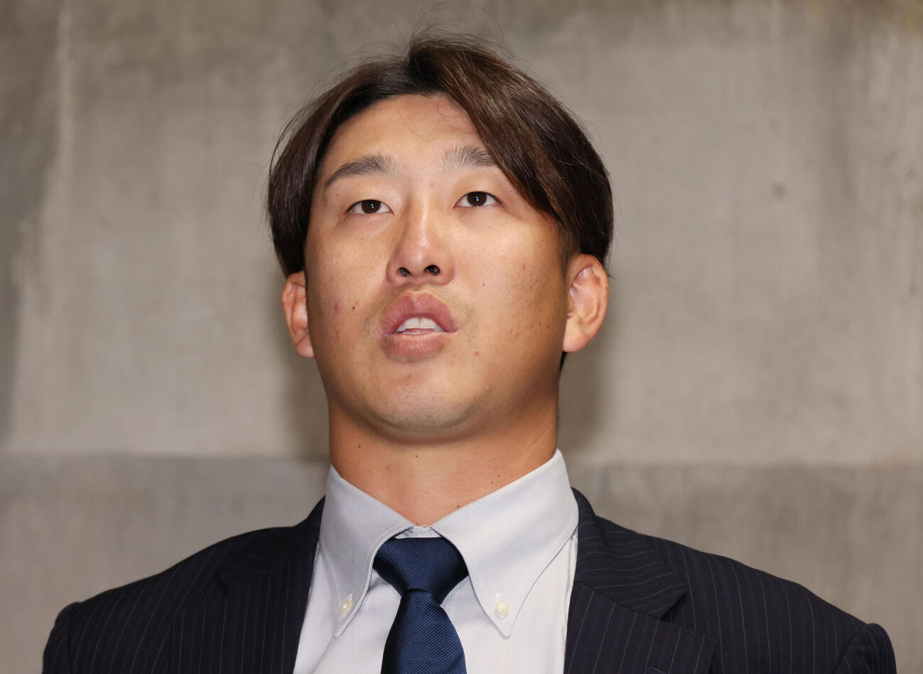 戦力外通告された広島小園海斗（撮影・加藤孝規）