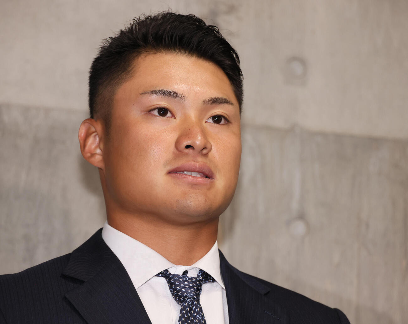 戦力外通告された広島田村俊介（撮影・加藤孝規）
