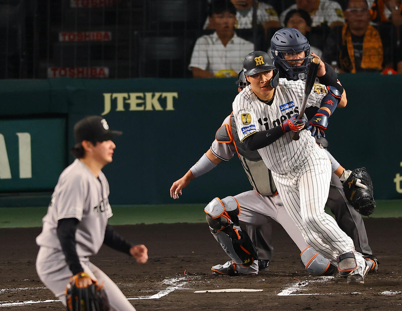阪神対巨人　1回裏阪神1死満塁、大山悠輔は併殺打に倒れる（撮影・上田博志）