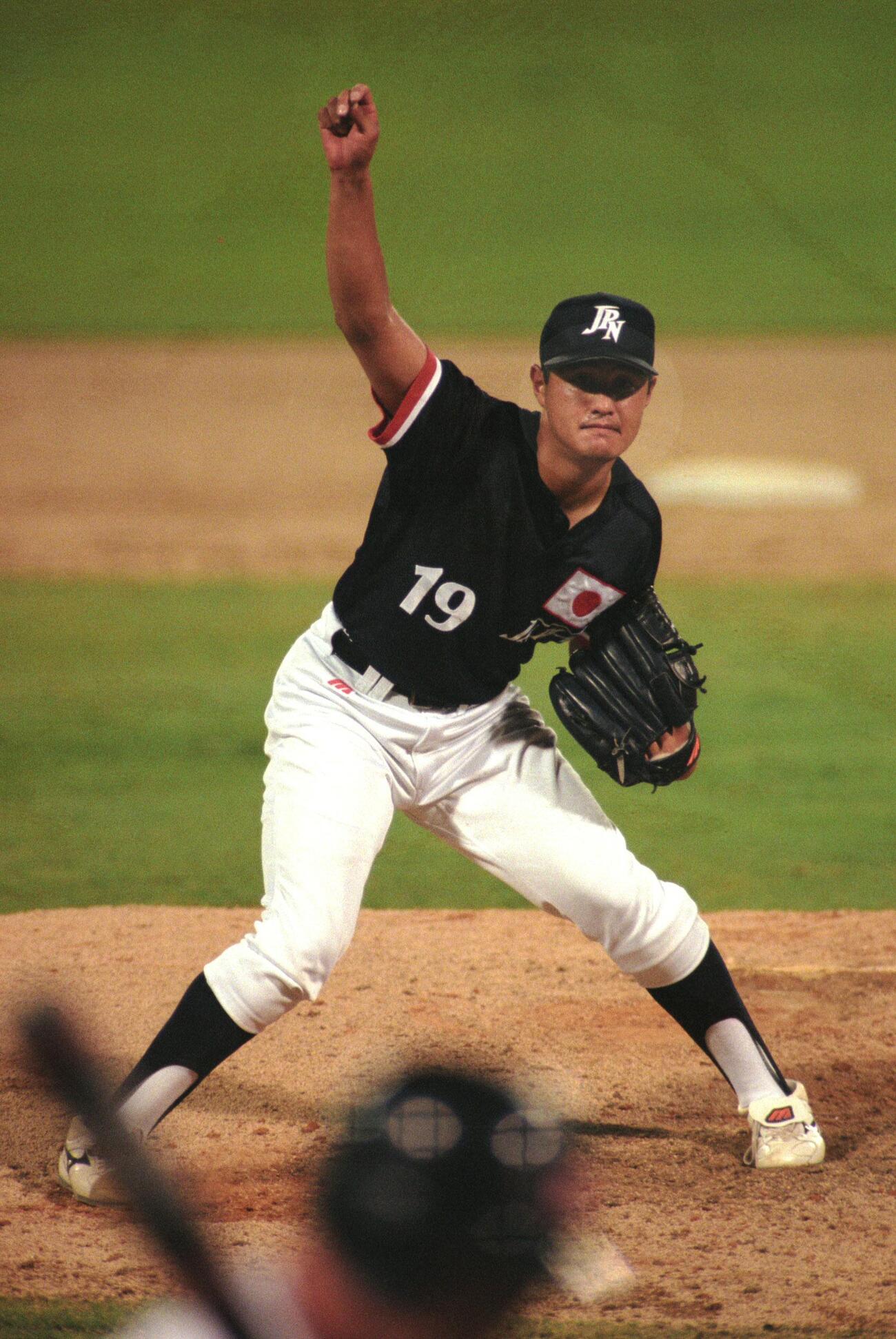 1996年アトランタ五輪・準決勝　日本対米国　投球する杉浦正則（1996年8月1日撮影）