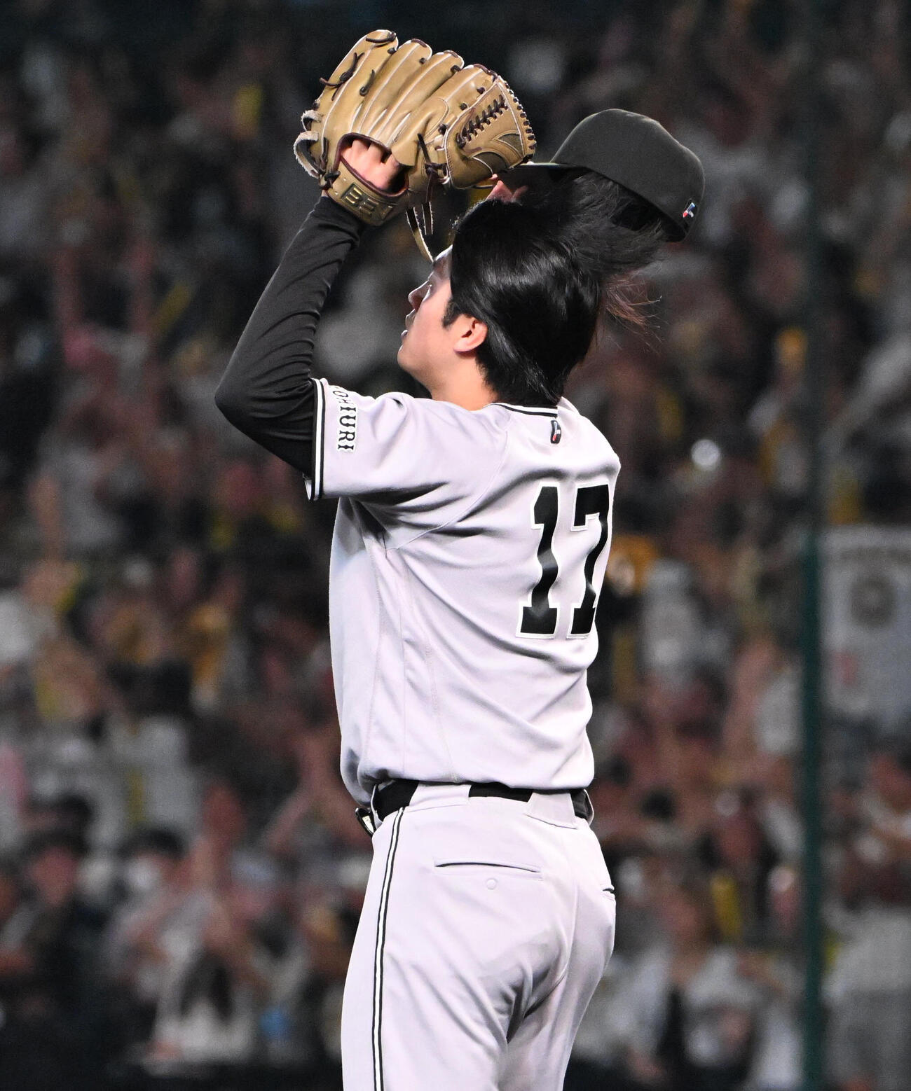 阪神対巨人　6回裏阪神無死、大山悠輔に本塁打を放たれる西舘勇陽（撮影・石井愛子）