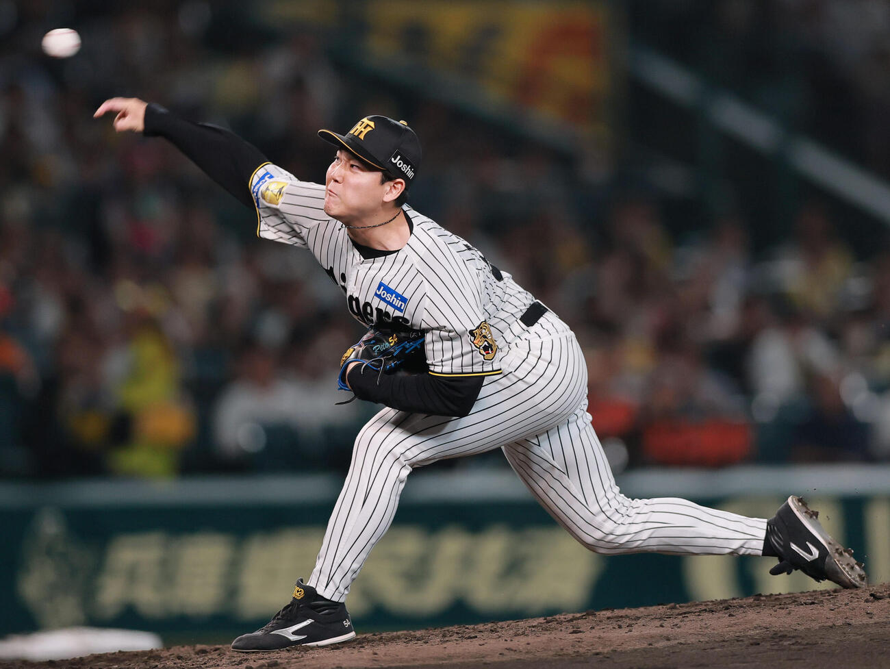 阪神対巨人　6回表に登板する阪神木下里都（撮影・上山淳一）