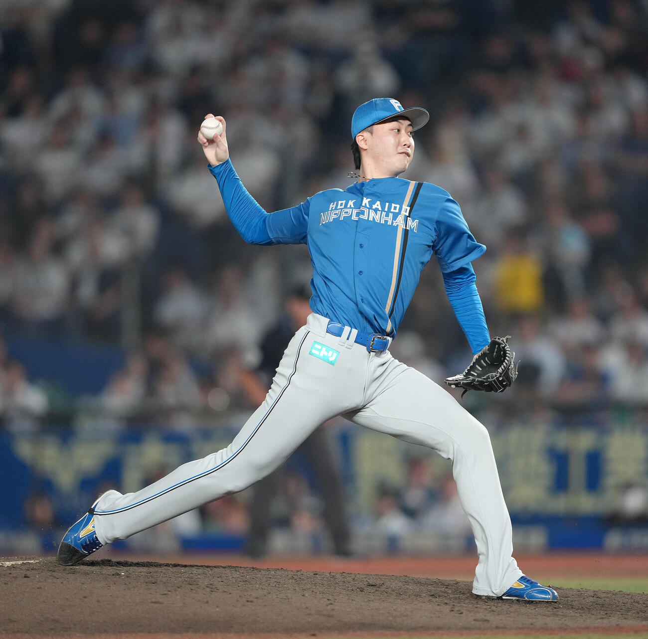 ロッテ対日本ハム　9回から登板した日本ハム柳川大晟（撮影・足立雅史）